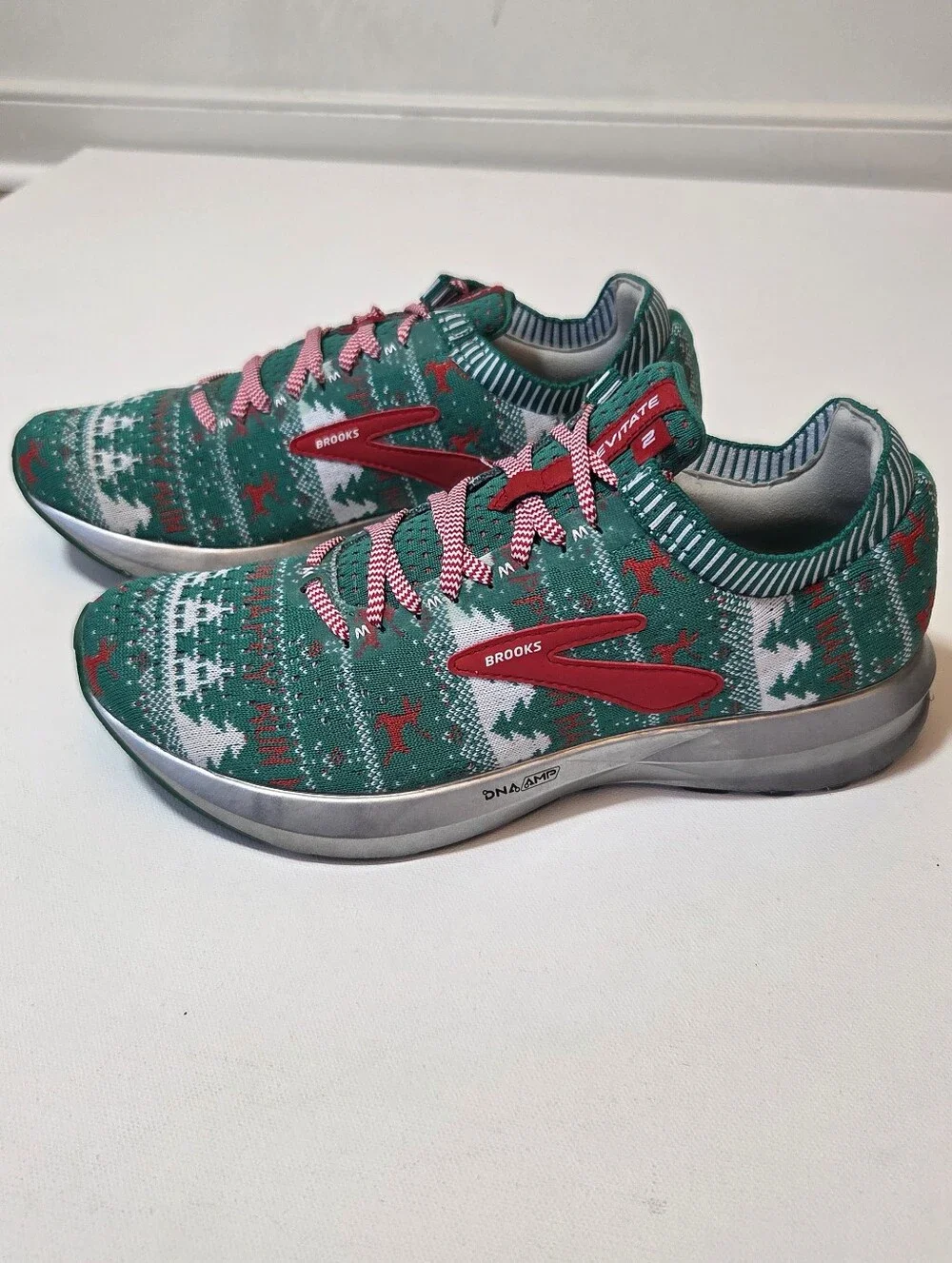 Brooks Levitate 2 Mens 8 Ugly Christmas Sweater Run Merry Holiday Shoes